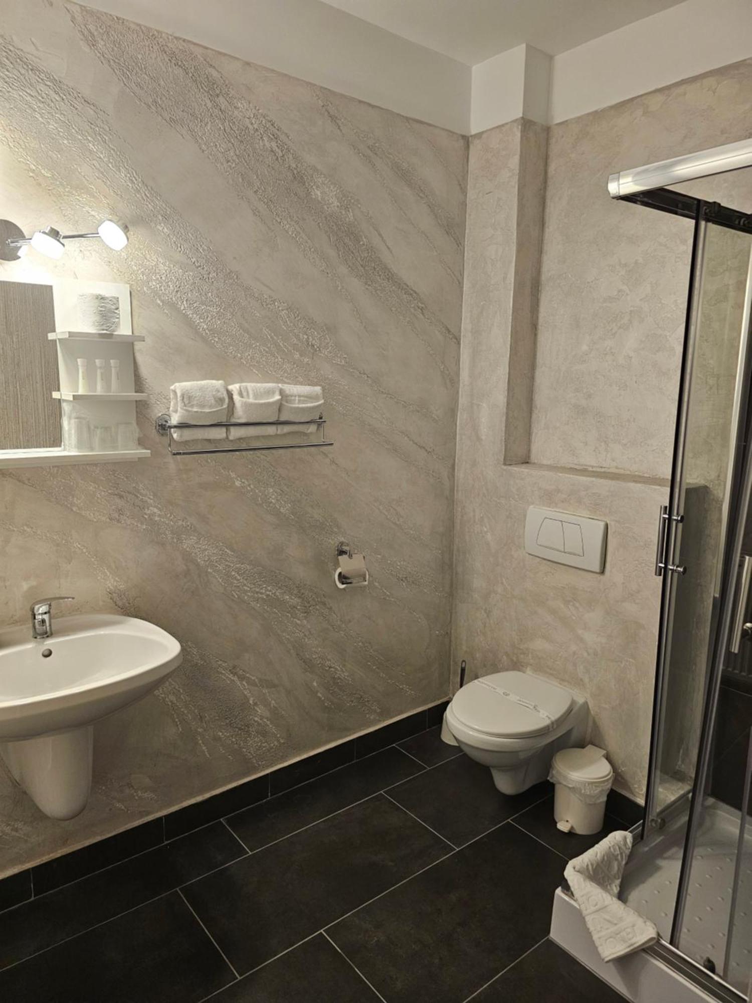 Palas Boutique Sighişoara Habitación foto